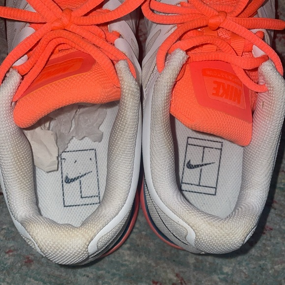 Women’s Nike Vapor 9.5 Tennis 🎾 Shoe - Size 8 - Picture 9 of 10